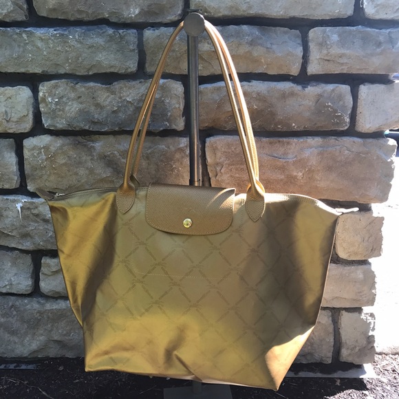 Longchamp Handbags - Longchamp Metallic Gold Tote